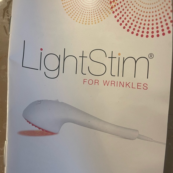 LightStim for wrinkles - Picture 7 of 8